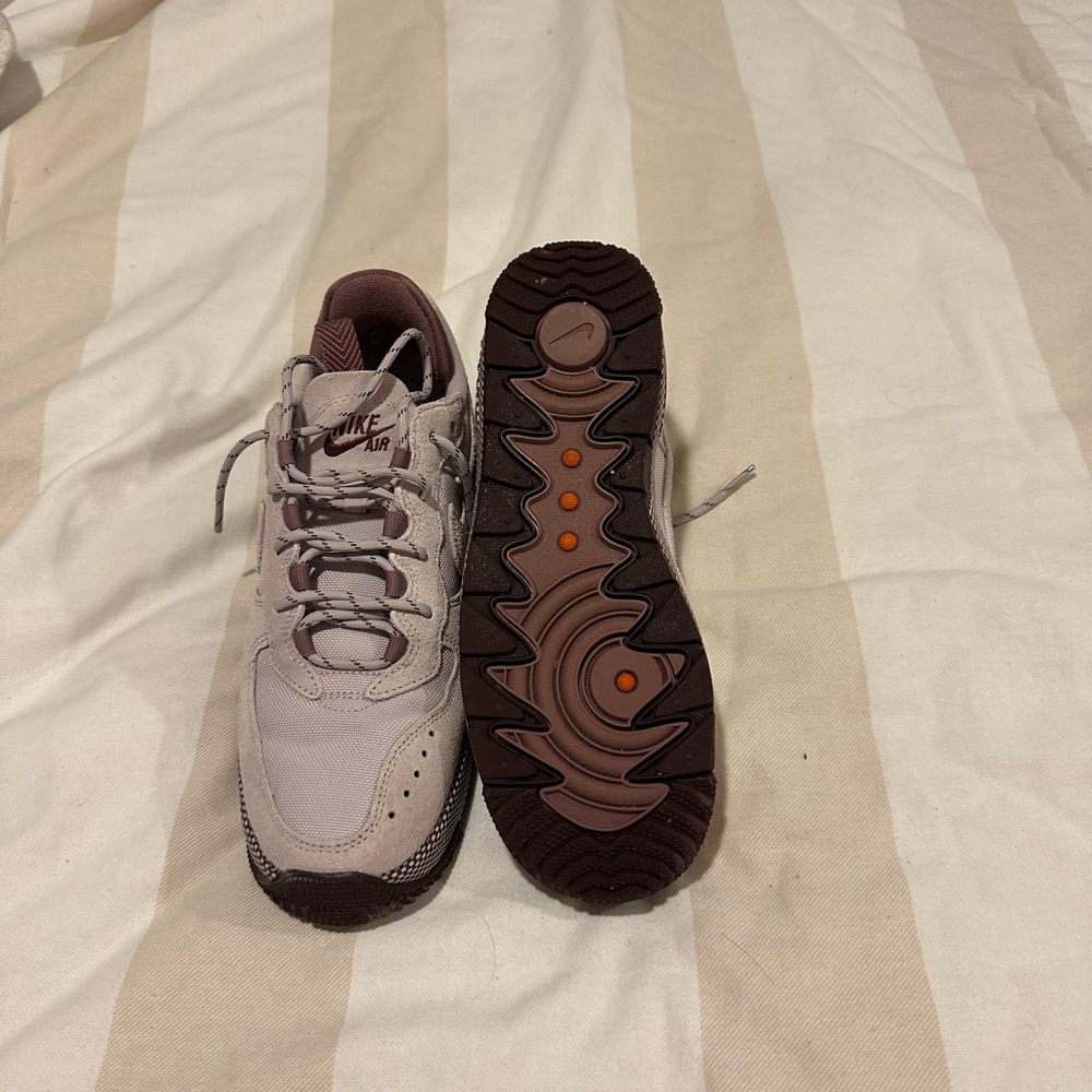 Nike Air Sneakers in Light Pink and Dark Brown